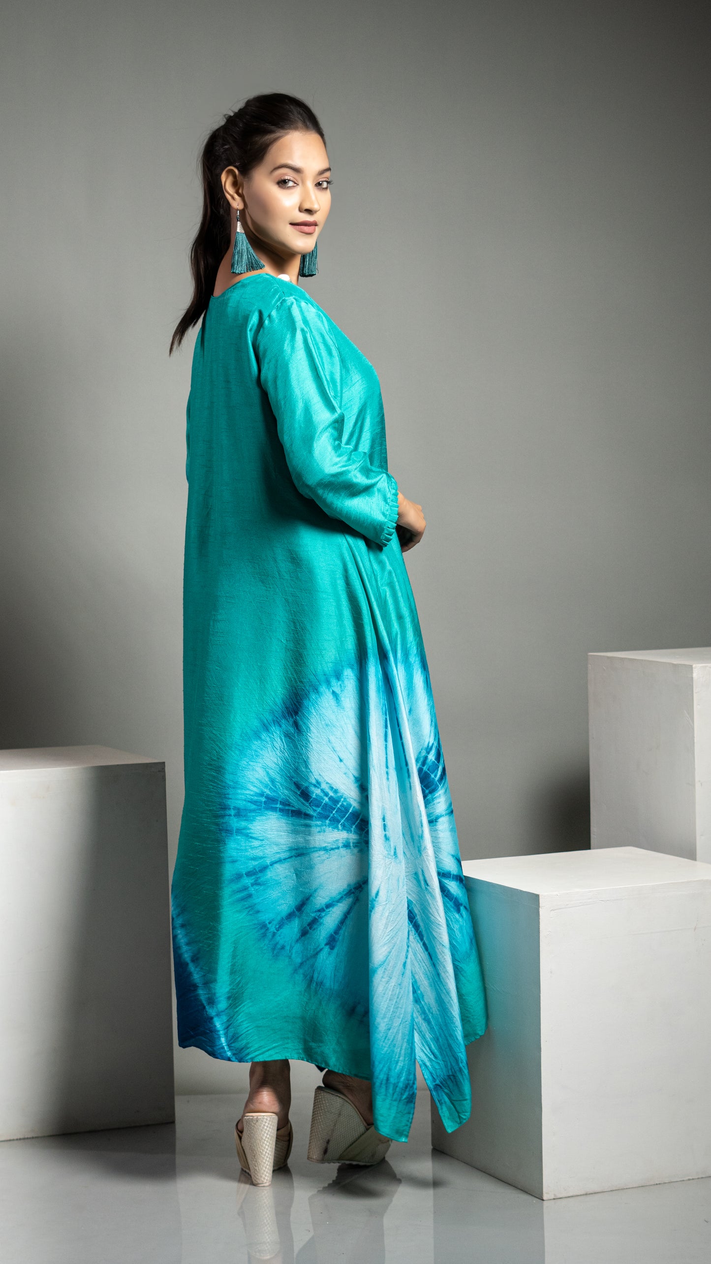 PLACEMENT DYE A LINE TAIL CUT KURTA