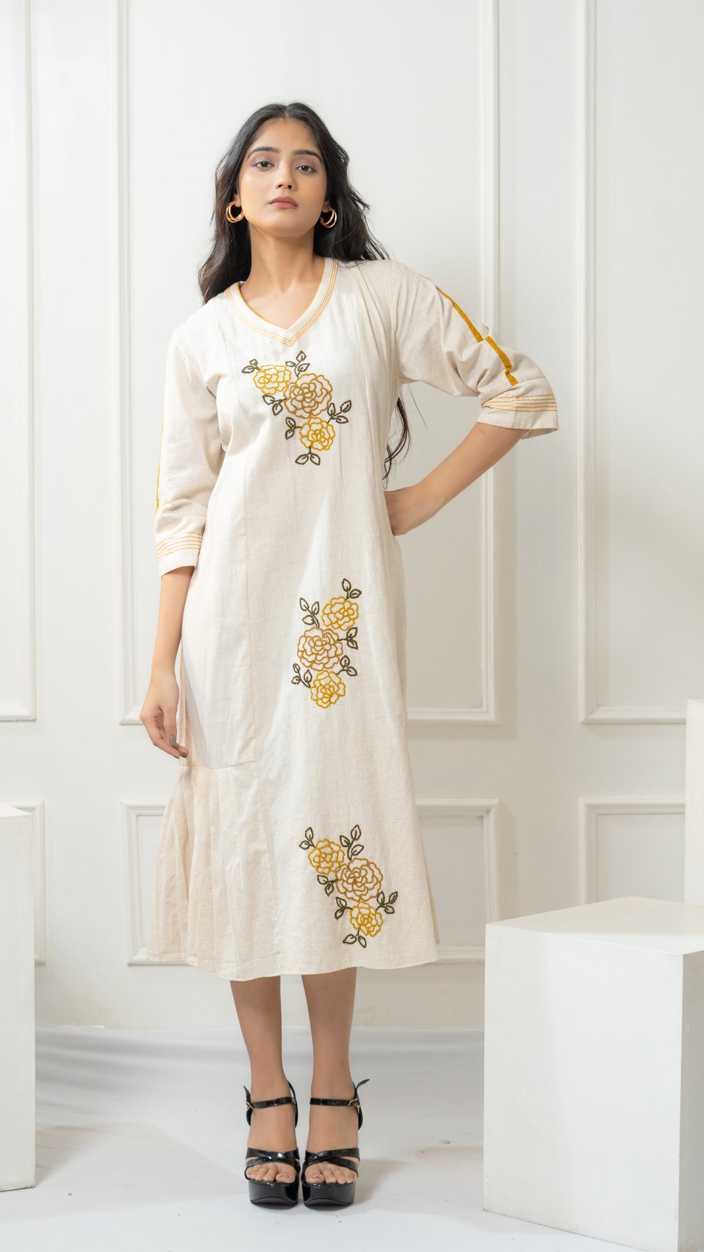 COTTON DRESS WITH FLORAL EMBROIDERY