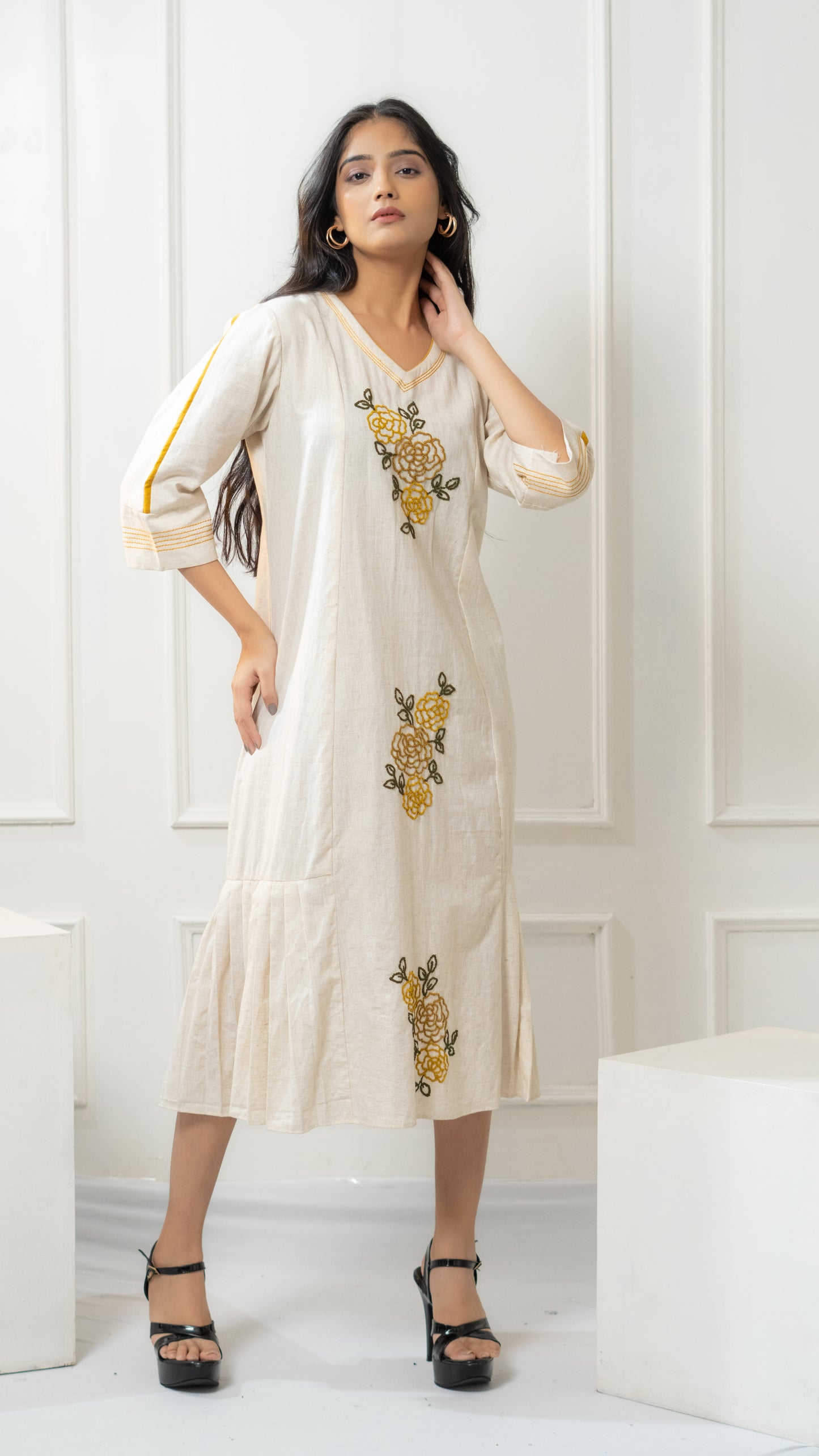 COTTON DRESS WITH FLORAL EMBROIDERY