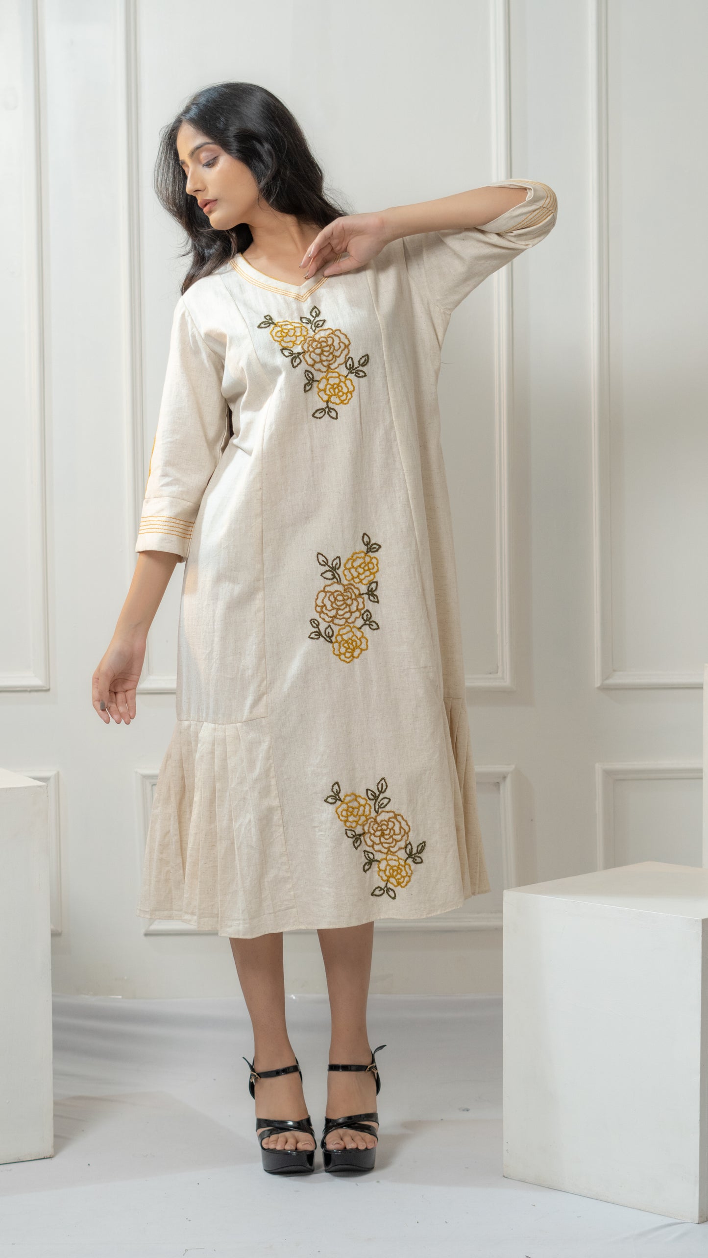 COTTON DRESS WITH FLORAL EMBROIDERY